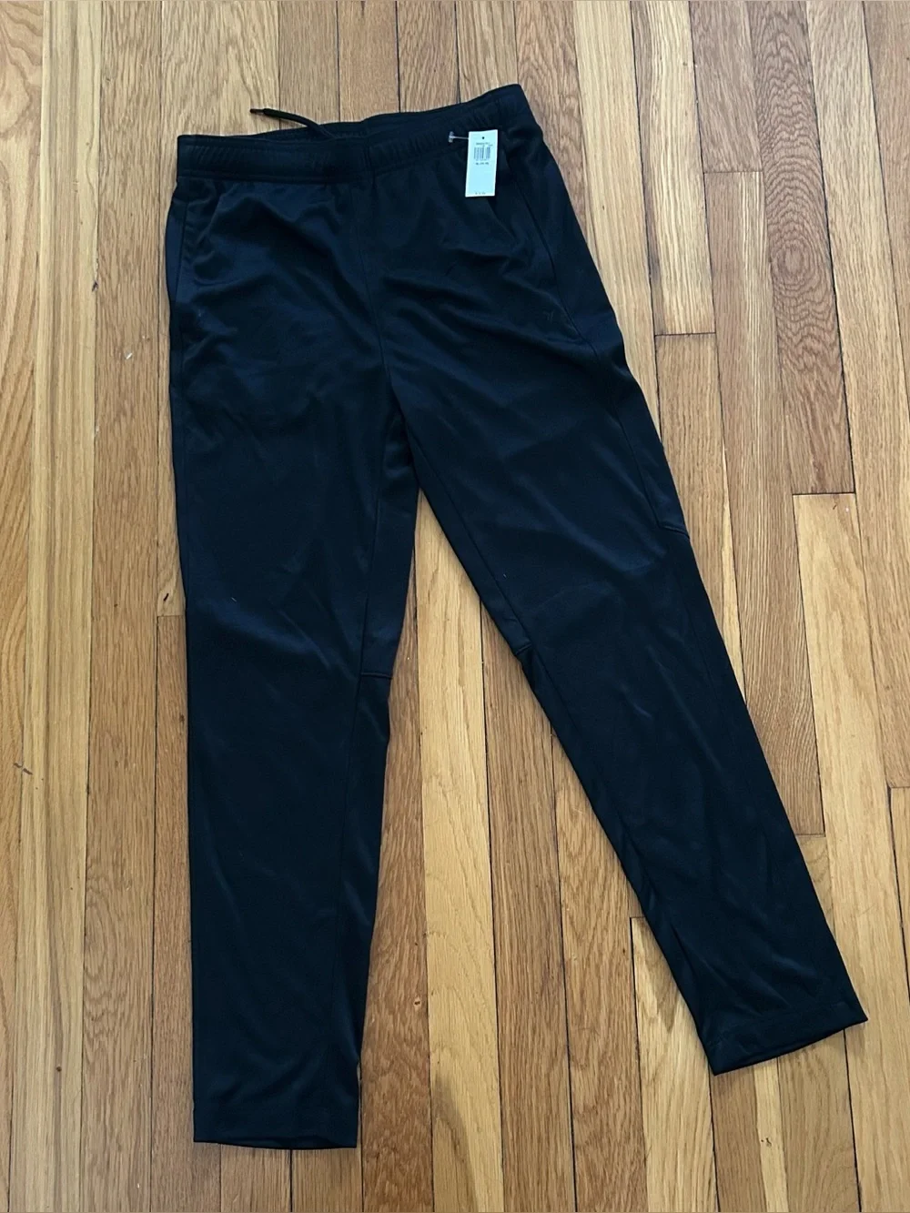 Old Navy Boys athletic pants in black with drawstring waist Boys size 14-16
